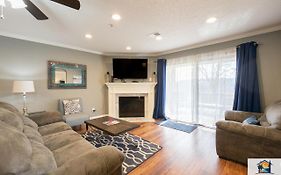 2Br Updated Condo - Close To The Strip - 2 Pools - Free Tickets Included - Fhe-3